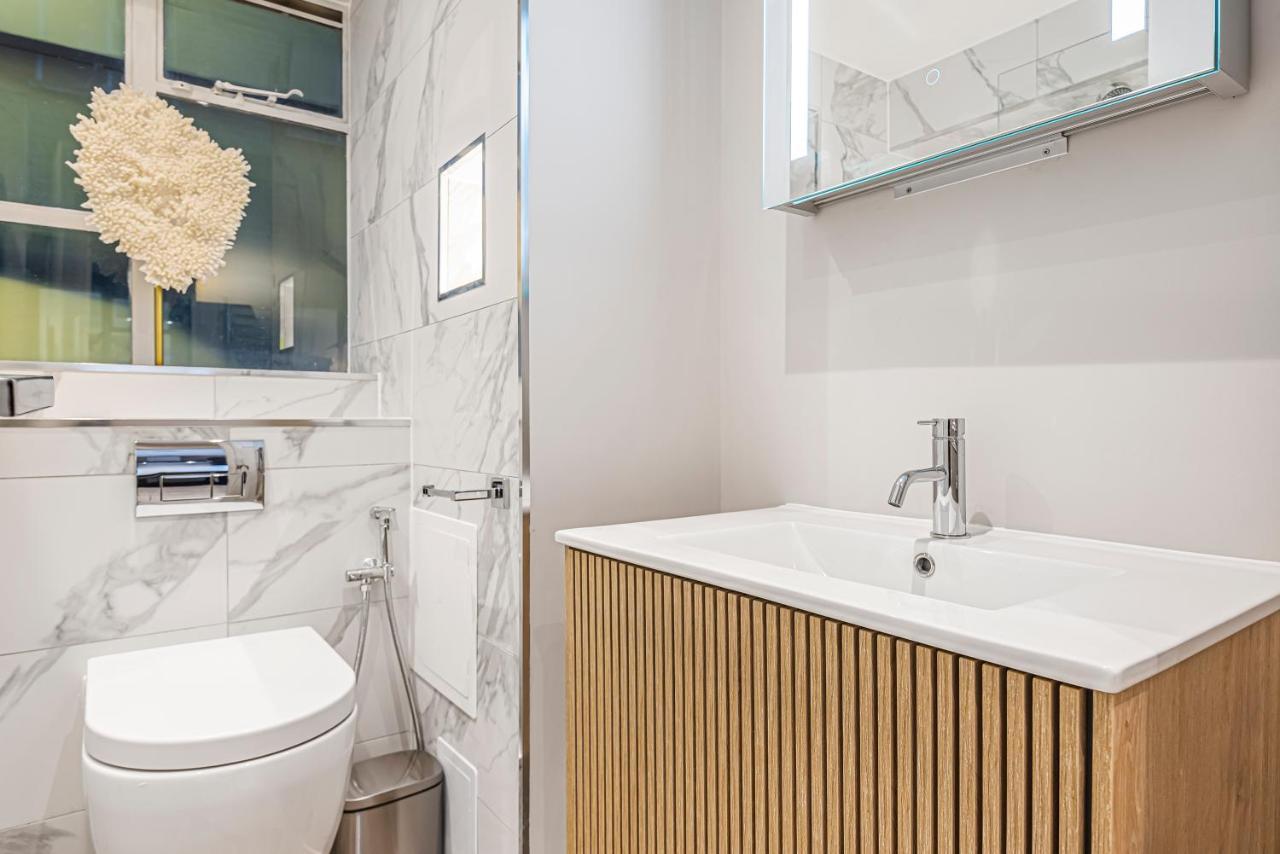 Luxury Living In Knightsbridge Private Balcony View Of Harrods, 2Br2Ba With Ac London Luaran gambar
